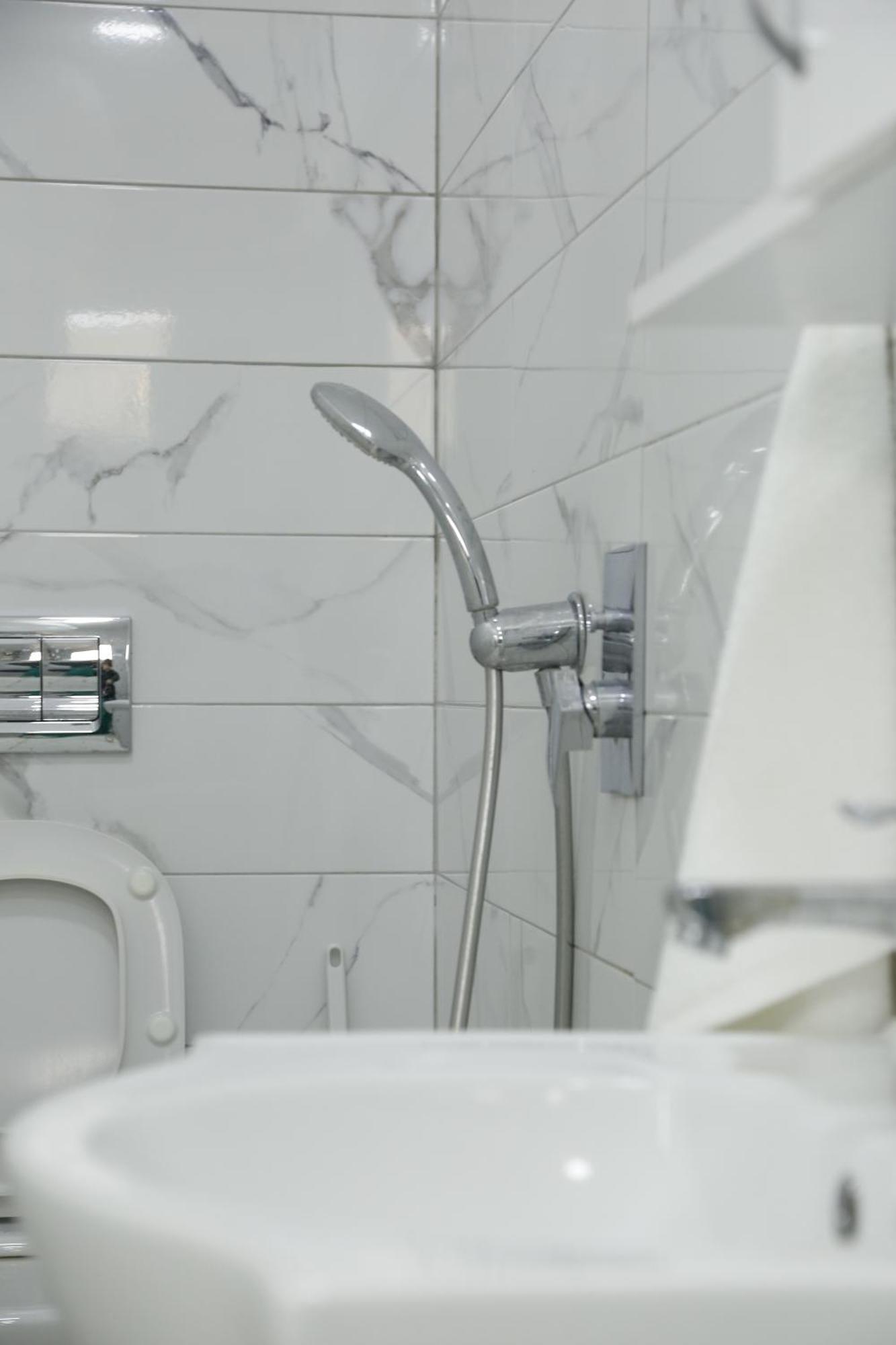 Albi Apartment ติรานา ภายนอก รูปภาพ
